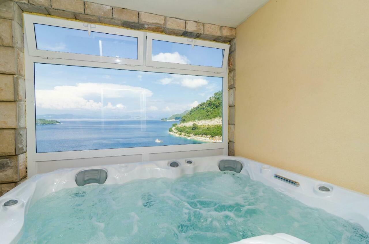 Sobra Adriatic - Apartment With Jacuzzi מראה חיצוני תמונה