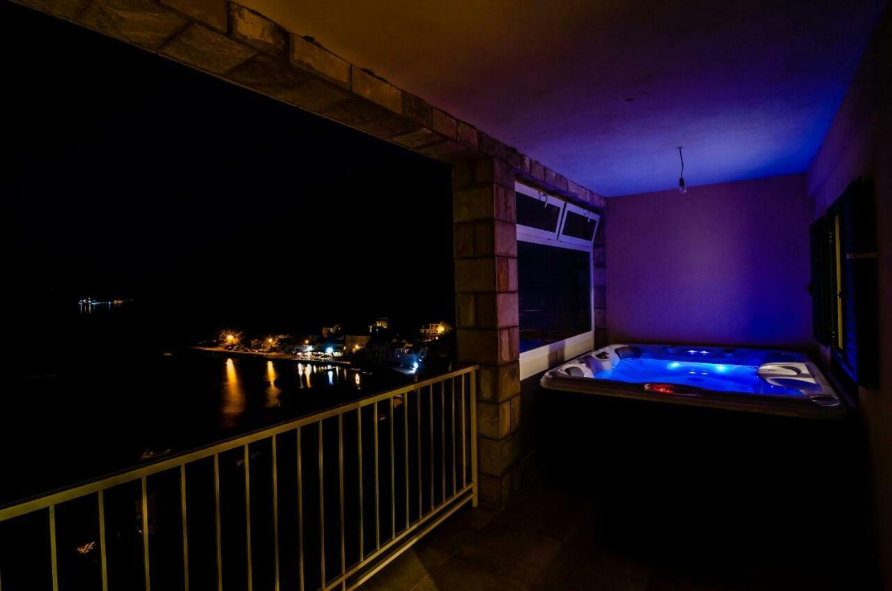 Sobra Adriatic - Apartment With Jacuzzi מראה חיצוני תמונה