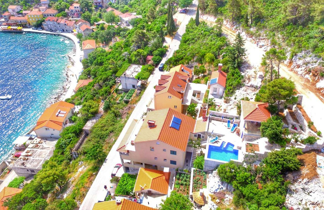 Sobra Adriatic - Apartment With Jacuzzi מראה חיצוני תמונה